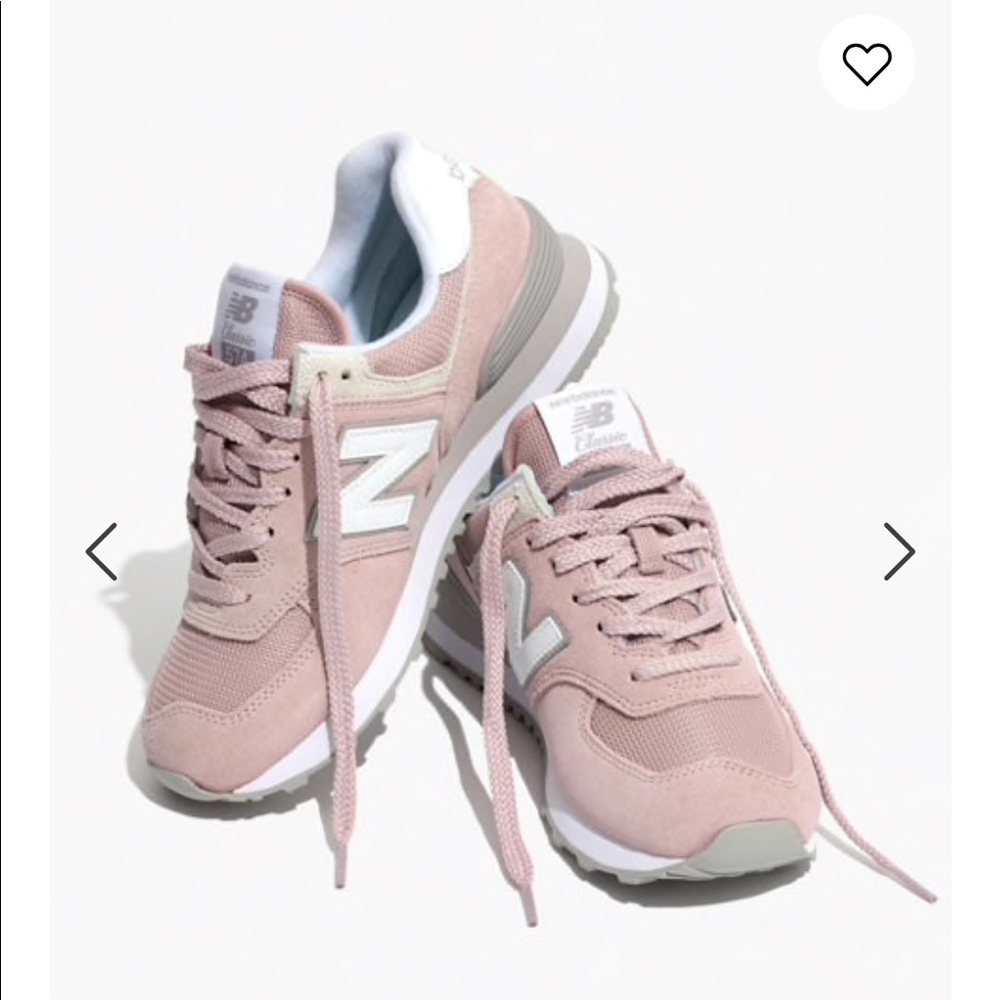 New balance tennis shoes